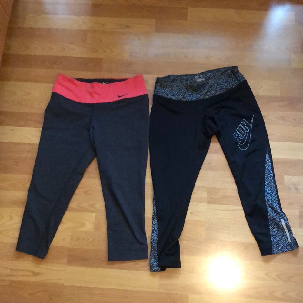 2 pairs of Nike Cropped Leggings
